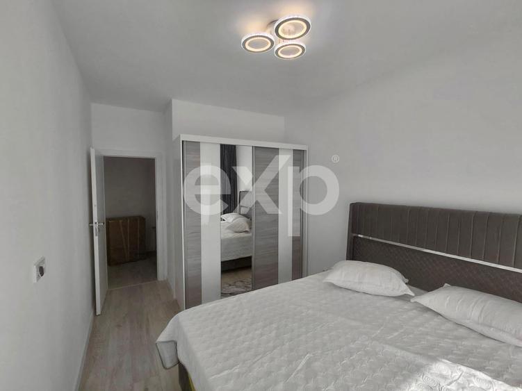 Apartament cu 2 camere decomandat în Tractorul