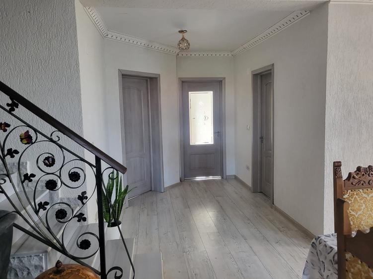 Duplex cu 4 camere cu Canalizare în Ghiroda