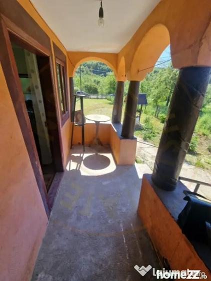Casă cu 2 camere cu Teren 1150 Mp în Boțești