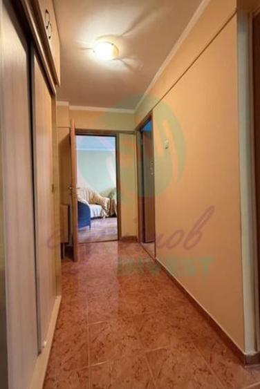 Apartament cu 3 camere decomandat în Obor