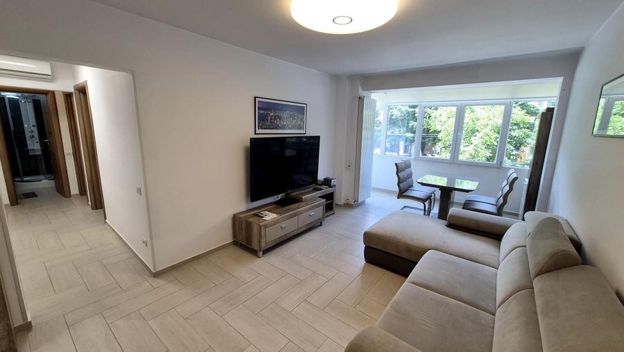 Apartament cu 3 camere decomandat, mobilat în Iancului