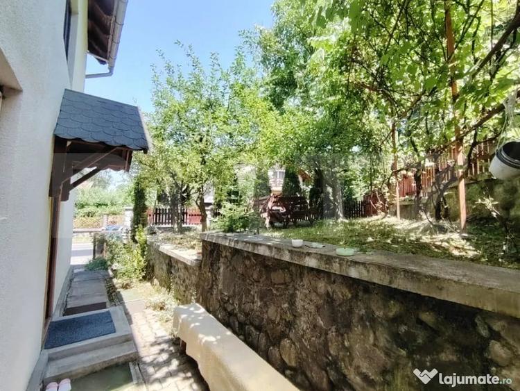 Casă cu 5 camere cu Teren 226 Mp în Sovata