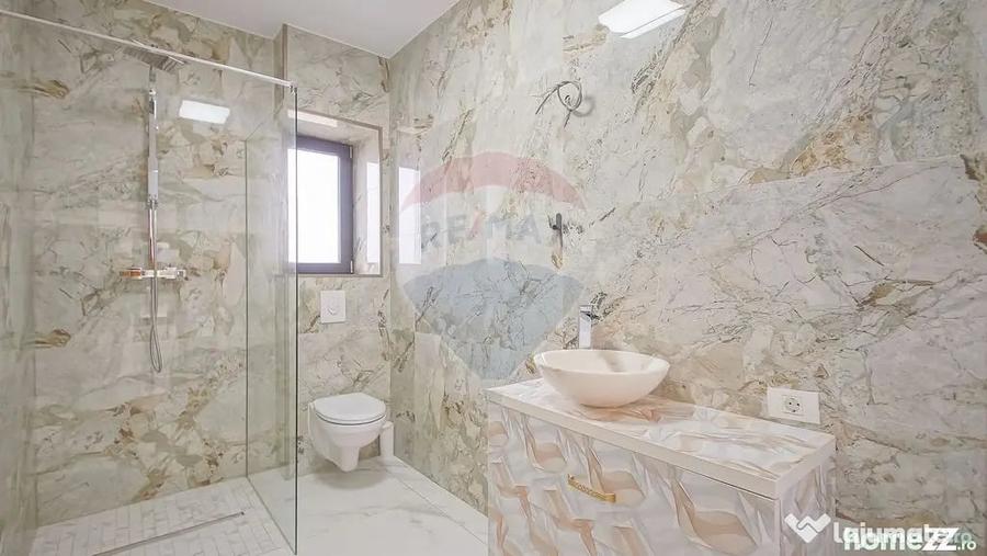 Casă cu 5 camere cu Teren 400 Mp în Bunloc