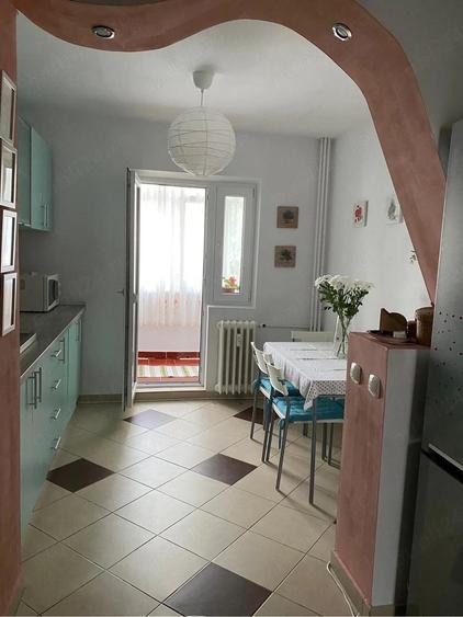 Apartament cu 2 camere decomandat în Berceni