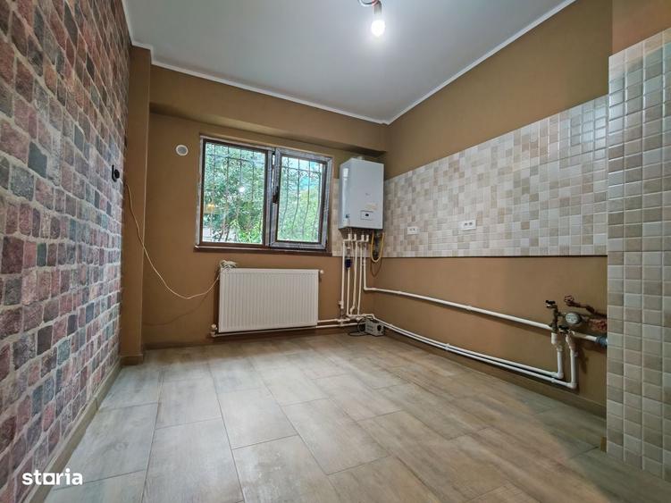 Apartament cu 2 camere decomandat în Casa de Cultură