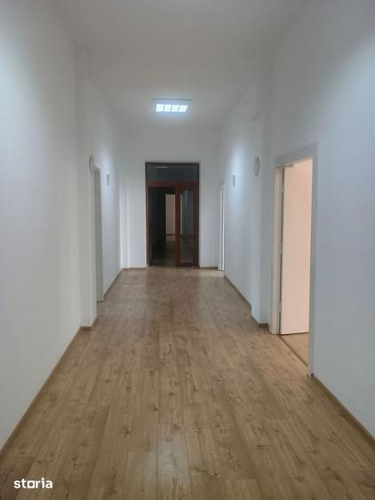 Spațiu comercial, de 690 mp, în Cișmigiu