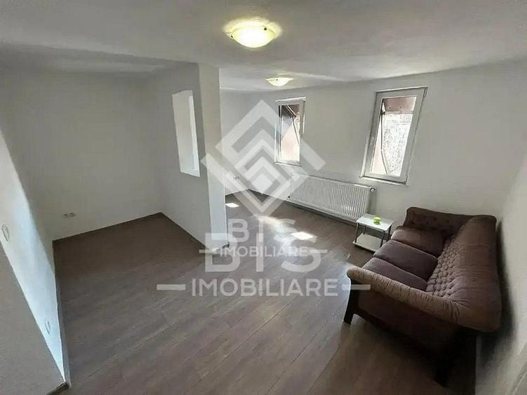 Apartament cu 3 camere decomandat în Industrială