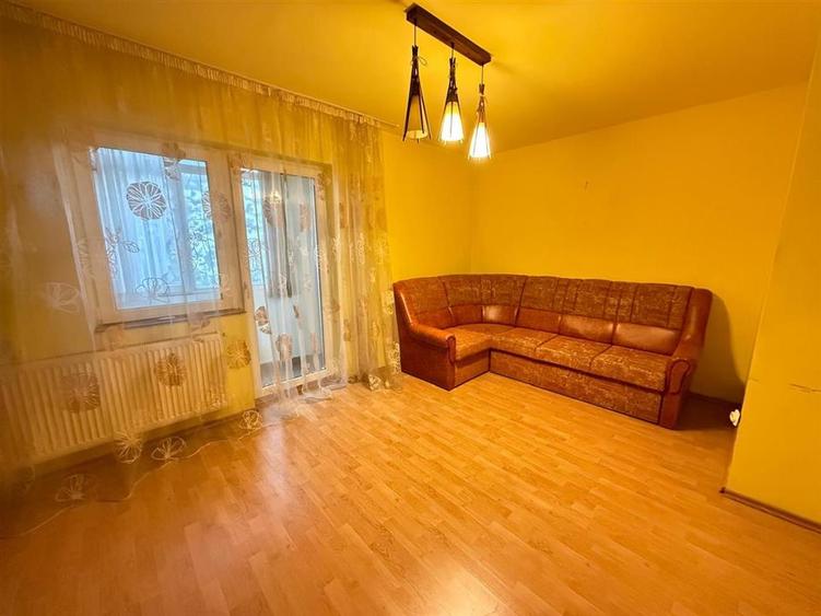 Apartament cu 3 camere decomandat în Șelimbăr — fotografia 1