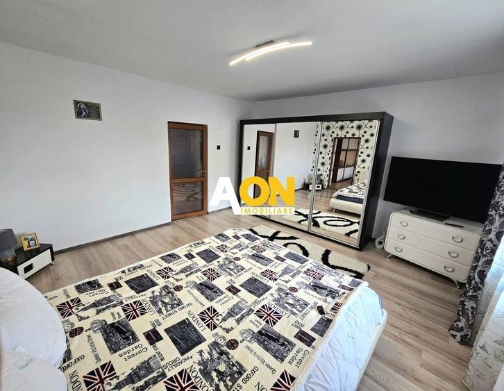 Casă individuală cu 4 camere cu Canalizare în Periferie