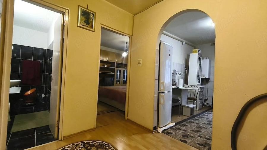 Garsonieră decomandată în Central