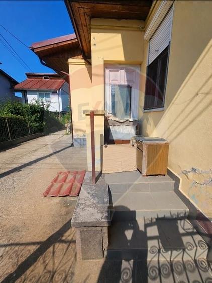 Casă individuală cu 4 camere cu Teren 358 Mp în Central
