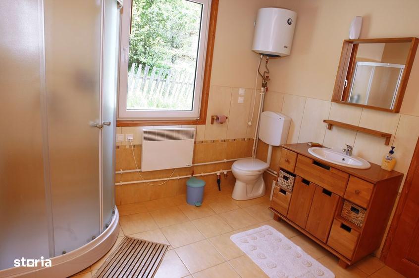 Casă cu 4 camere cu Canalizare în Sub Cetate