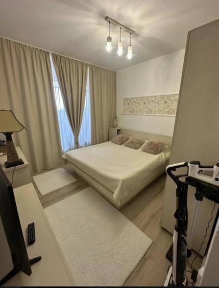 Apartament cu 4 camere decomandat în Plopilor
