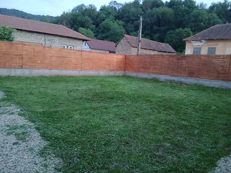 Casă cu Teren 400 Mp în Gârliște