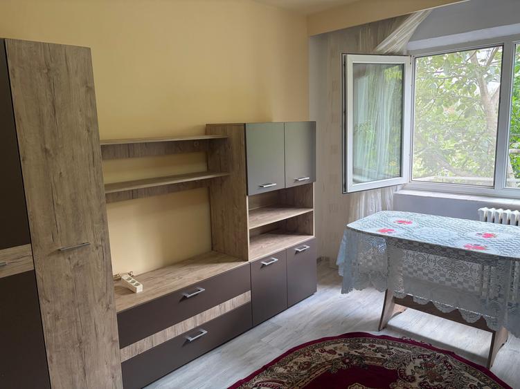 Garsonieră decomandată în CET