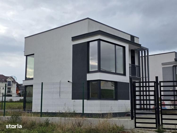 Casă cu 4 camere cu Teren 335 Mp în Primăverii