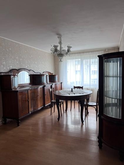 Apartament cu 4 camere decomandat în Pantelimon