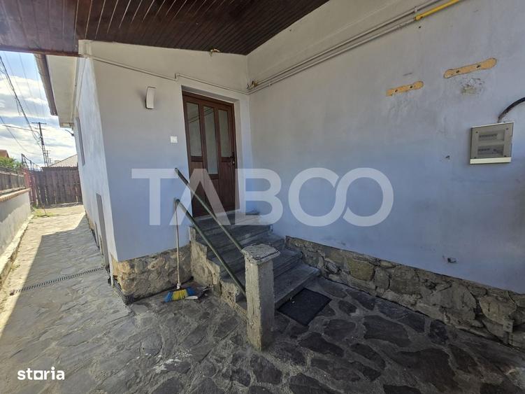 Casă cu 2 camere decomandat în Lazaret