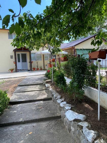 Casă cu 4 camere în Nișcov