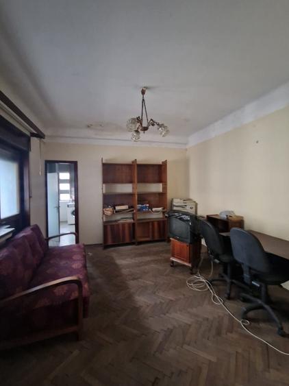 Apartament cu 4 camere circular în P-ța Rosetti