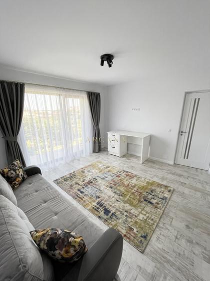 Apartament cu 4 camere semidecomandat, mobilat în Borhanci