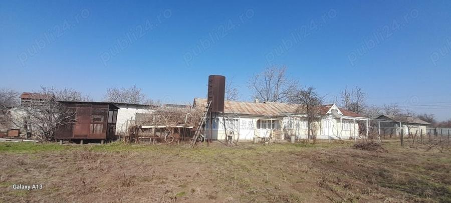 Casă cu 4 camere cu Teren 1934 Mp în Piscu