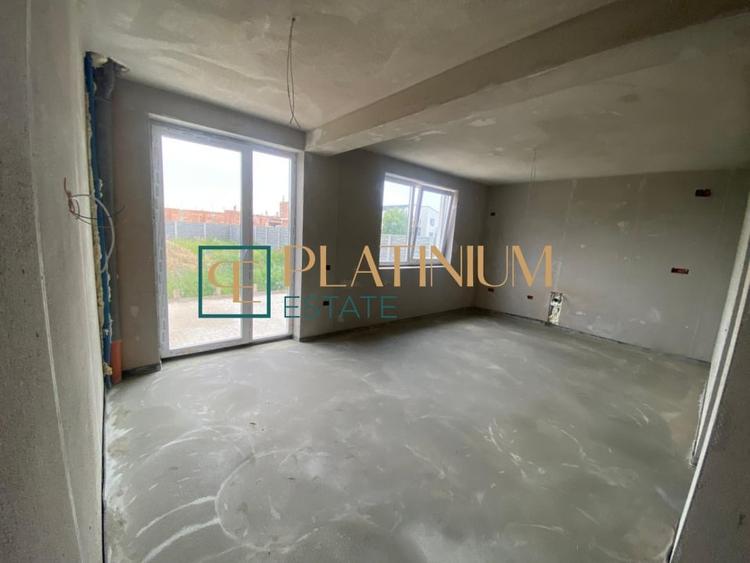 Duplex cu 4 camere cu Canalizare în Dumbrăvița
