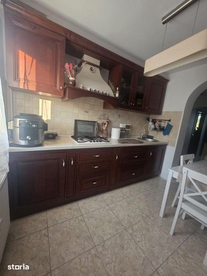 Apartament cu 3 camere decomandat în Titan