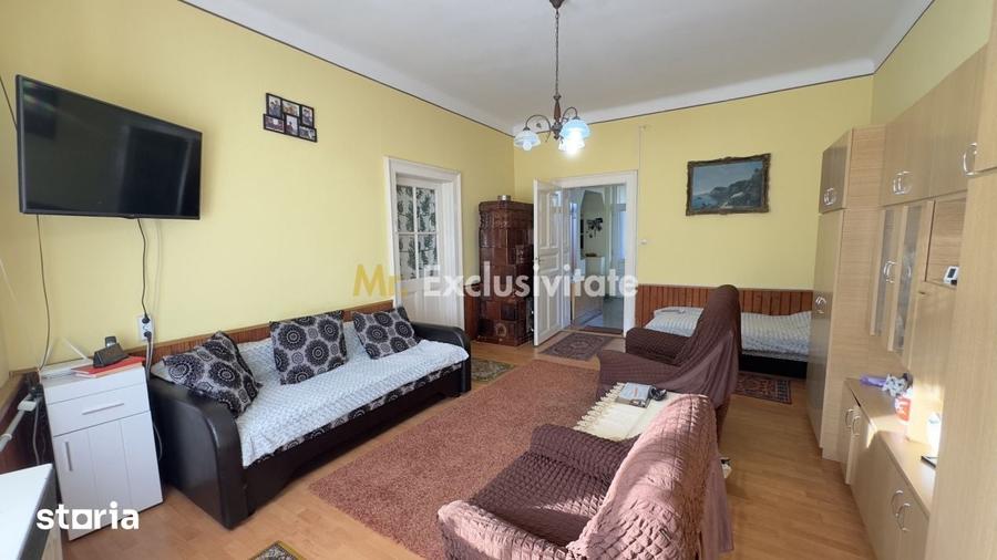 Casă cu 4 camere cu Teren 2974 Mp în Central