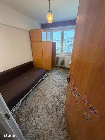 Apartament cu 3 camere semidecomandat, mobilat în Tineretului