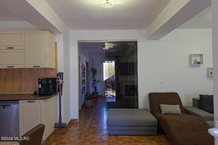 Casă individuală cu 4 camere cu Teren 300 Mp în Săcălaz