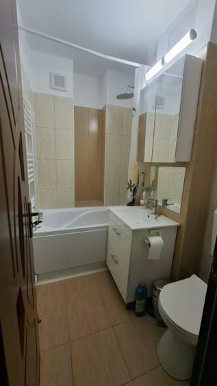 Apartament cu 2 camere semidecomandat, mobilat în Tătărași