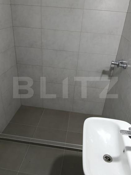 Apartament cu 3 camere decomandat în Libertății