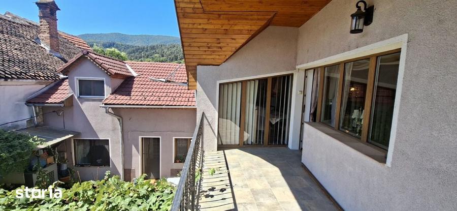Casa cu aer baroc | 171,65 mp utili | 2 apartamente | Central | Codlea - 6