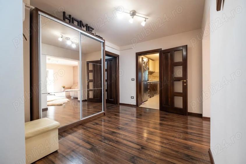 Apartament cu 6 camere decomandat în Bistrița Lac