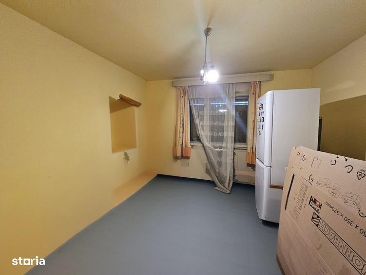 Casă cu 4 camere cu Teren 999 Mp în Crângului