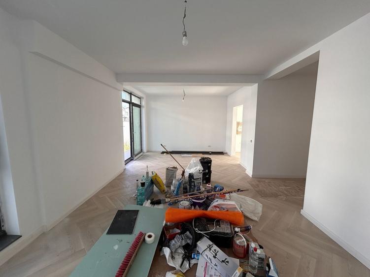 Duplex cu 5 camere cu Canalizare în Central
