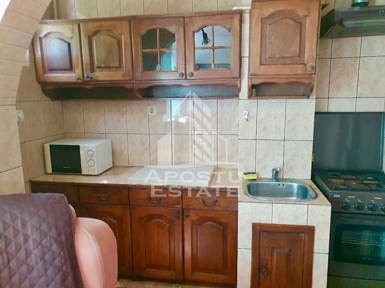 Apartament cu 3 camere decomandat în Torontalului