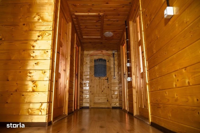 Casă cu 4 camere cu Teren 3300 Mp în Vale
