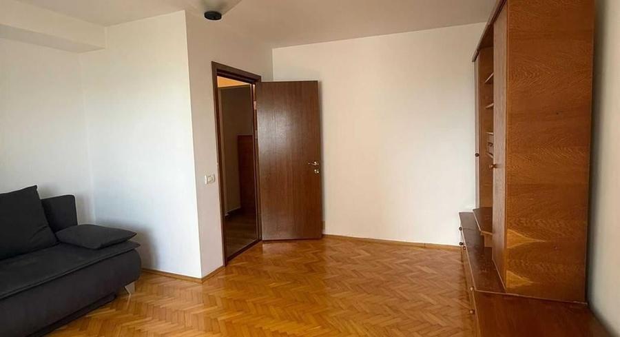 Apartament cu 2 camere decomandat, mobilat în Faleza Nord