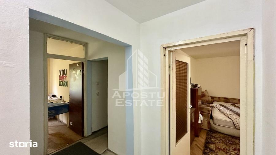 Apartament cu 3 camere decomandat în Aradului