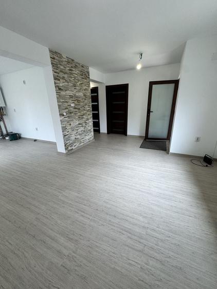 Casă cu 3 camere în Brebu