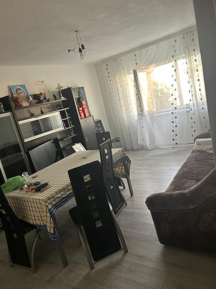Apartament cu 2 camere decomandat în Beba Veche
