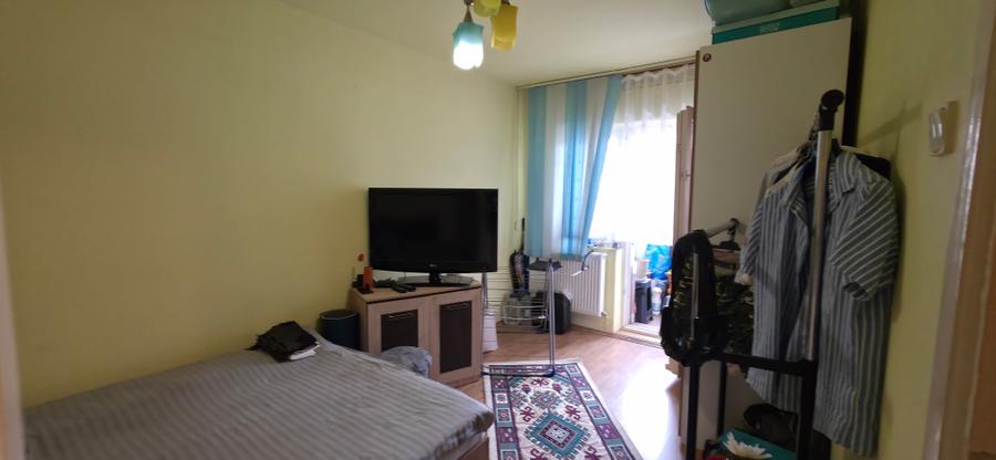 Apartament cu 3 camere decomandat în Lipovei