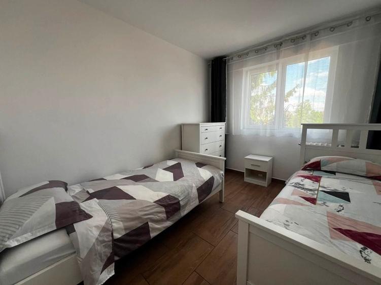 Apartament cu 2 camere decomandat în Intim