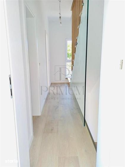 Casă cu 5 camere cu Teren 215 Mp în Mehala