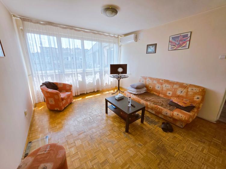 2 camere Sala Palatului Cismigiu etajul 8/8  bloc 1960  55 mp - 2