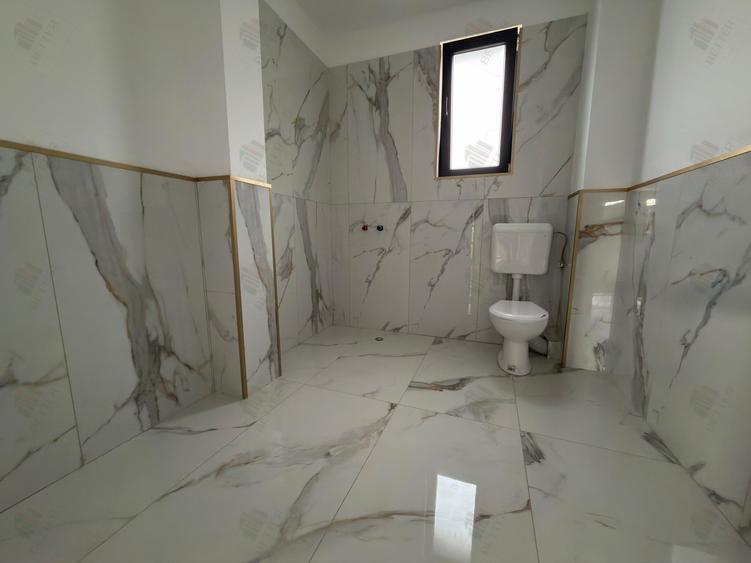 Casă individuală cu 3 camere cu Canalizare în Glina
