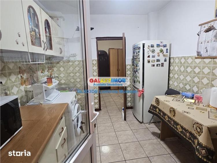 Apartament cu 2 camere decomandat, mobilat în Micro 4