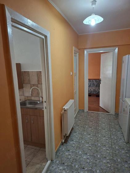 inchiriez apartament recent renovat, 2 camere, Energiei - 3